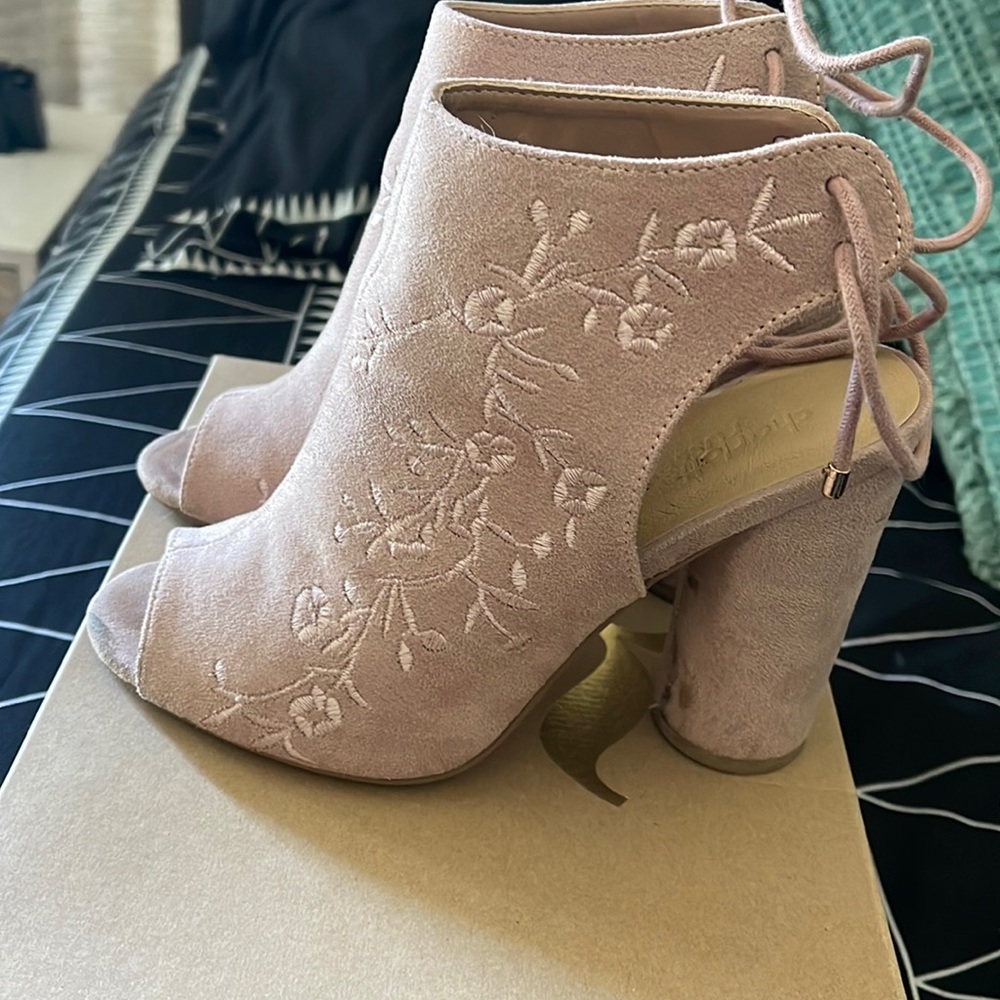 Mauve heels